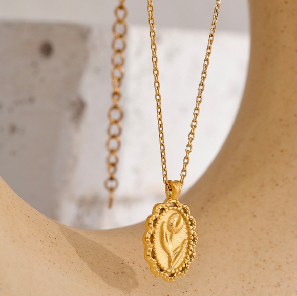 Charm Flower Pendant Necklace - Picture 5 of 8